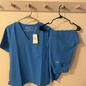 Figs scrubs set (royal blue)